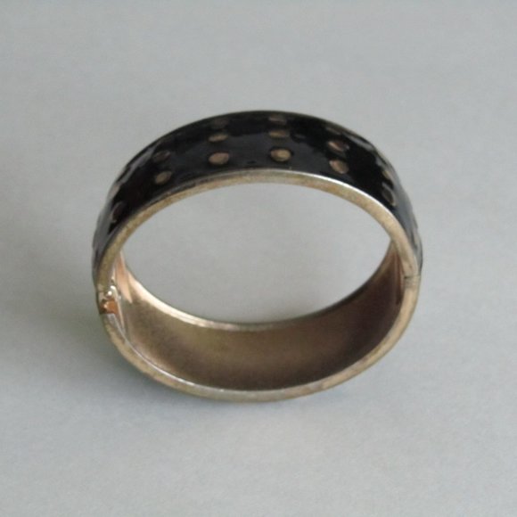 Vintage Black Enamel Gold Dot Metal Hinged Oval Bangle Fashion Jewelry Bracelet - Picture 9 of 9